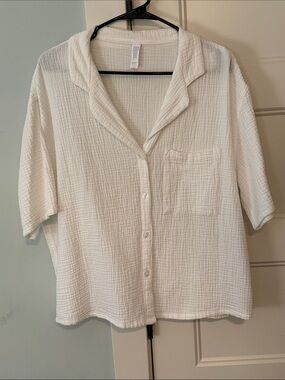 White Gauze Button-Up Pocket Top Large